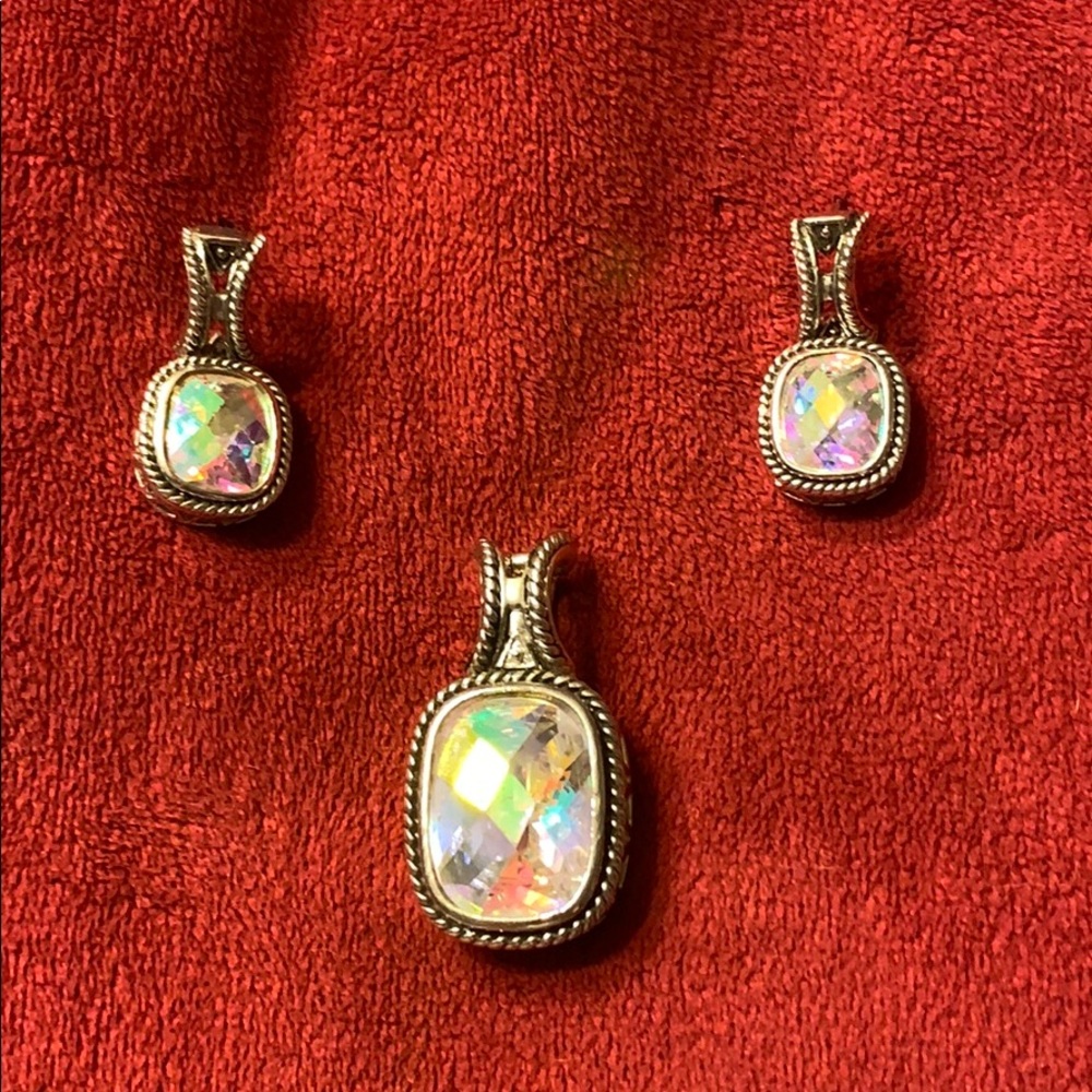 Earrings and pendant set